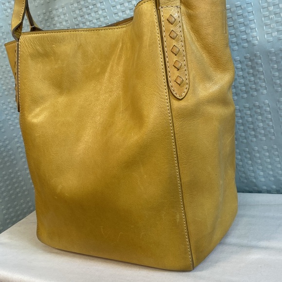 Frye Reed Medium Leather Hobo In Sunflower - Picture 7 of 17
